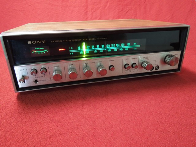 Sony STR-6036A rok 1973 vaha 8,6kg 15wat,,