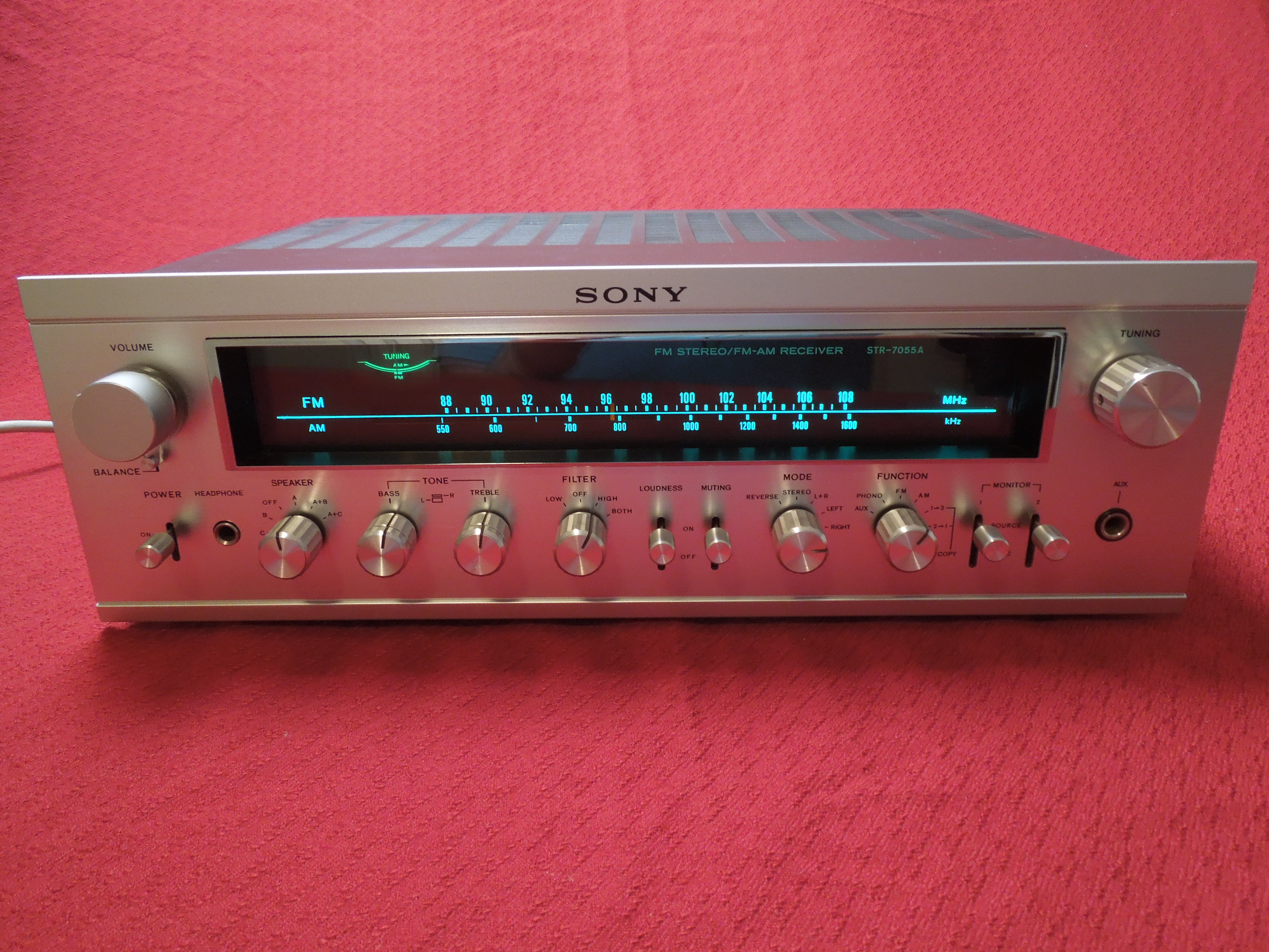 Sony str-7055a rok(1973-74) vaha15,3kg 65wat